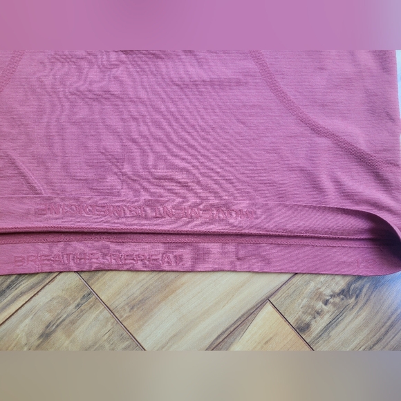 Women's Lululemon Swiftly Tech Racerback Tank.  Size 12. - Picture 2 of 3